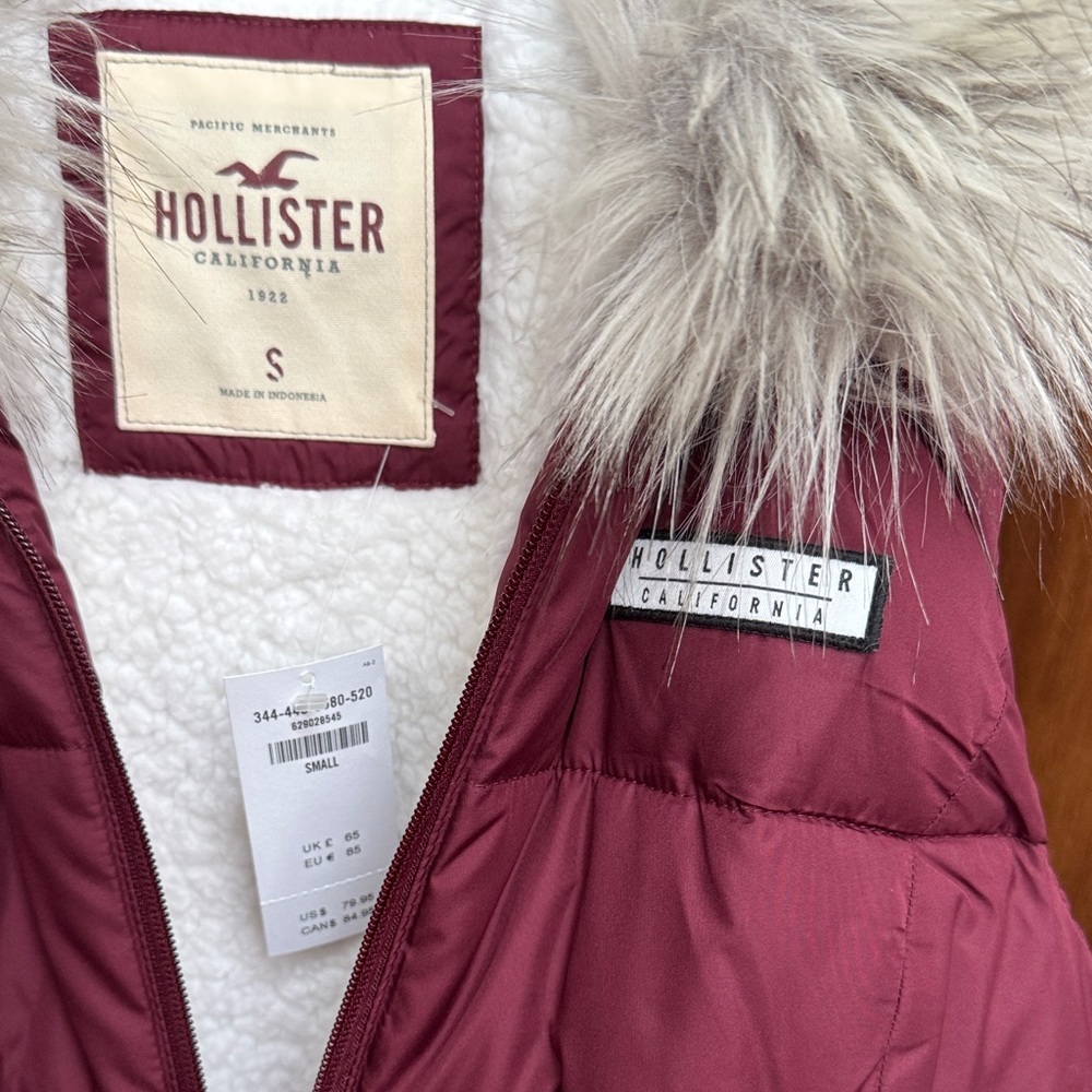 Hollister Maroon Puffer Vest NWT - Picture 2 of 5